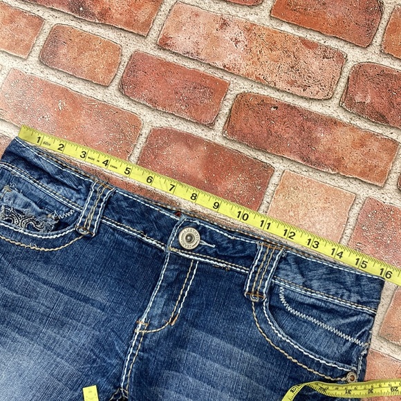 Amethyst cuffed Capri jeans - Picture 9 of 12